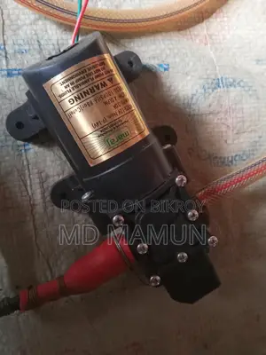 মোটরসাইকেল ধোয়া এবং গাছের স্প্রে করার জন্য পাম্প