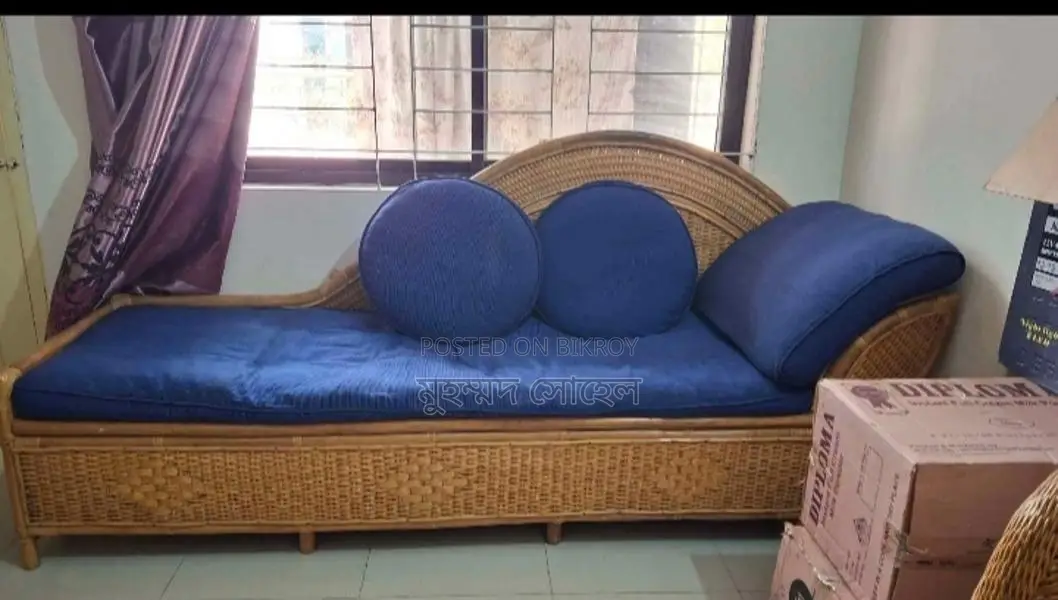 বেতের ডিভান