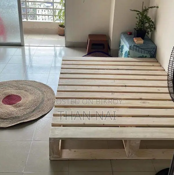 কাঠের প্যালেট বিক্রি করা হবে।