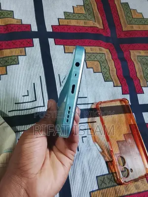 Realme C33 ৪ জিবি র‍্যাম (ব্যবহৃত)