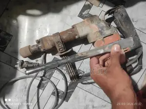 ওয়াল ব্রেকার হ্যামার