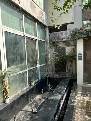 নিকুঞ্জ ১,৩ তলা বাড়ি বিক্রি হবে।