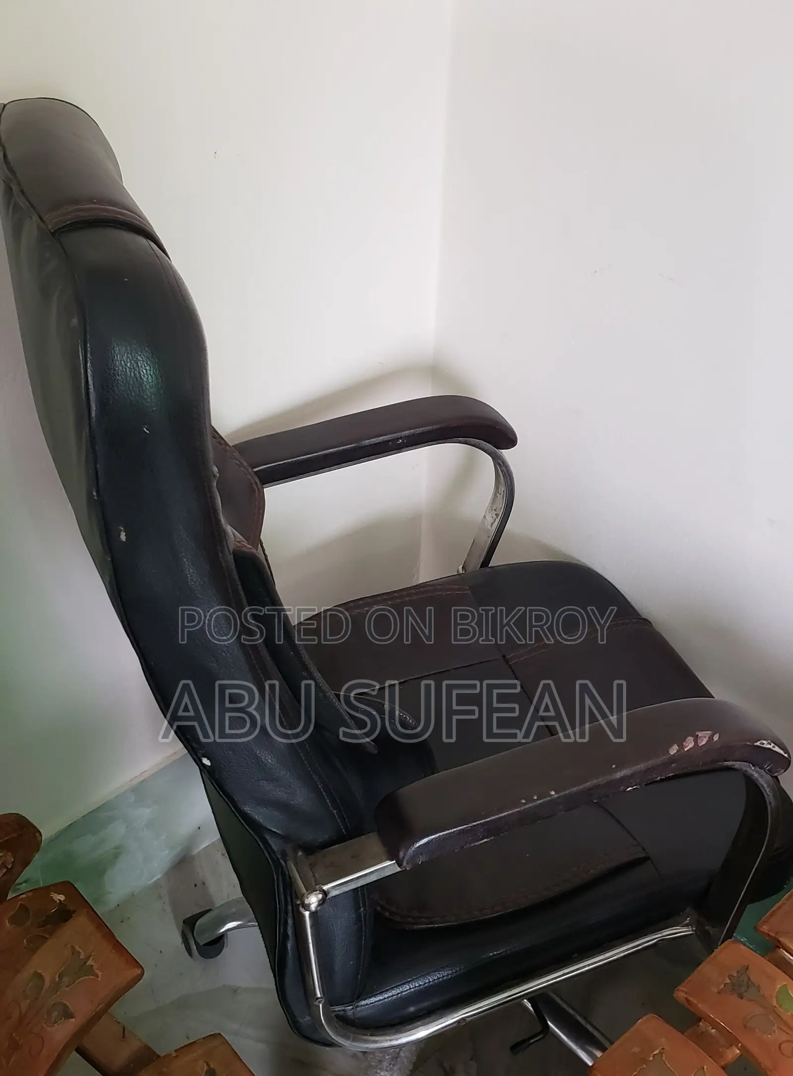 Mini Boss Chair