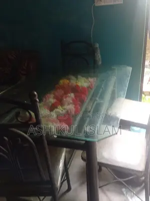 Used 1 Draining Table And Chairs 4 Pis