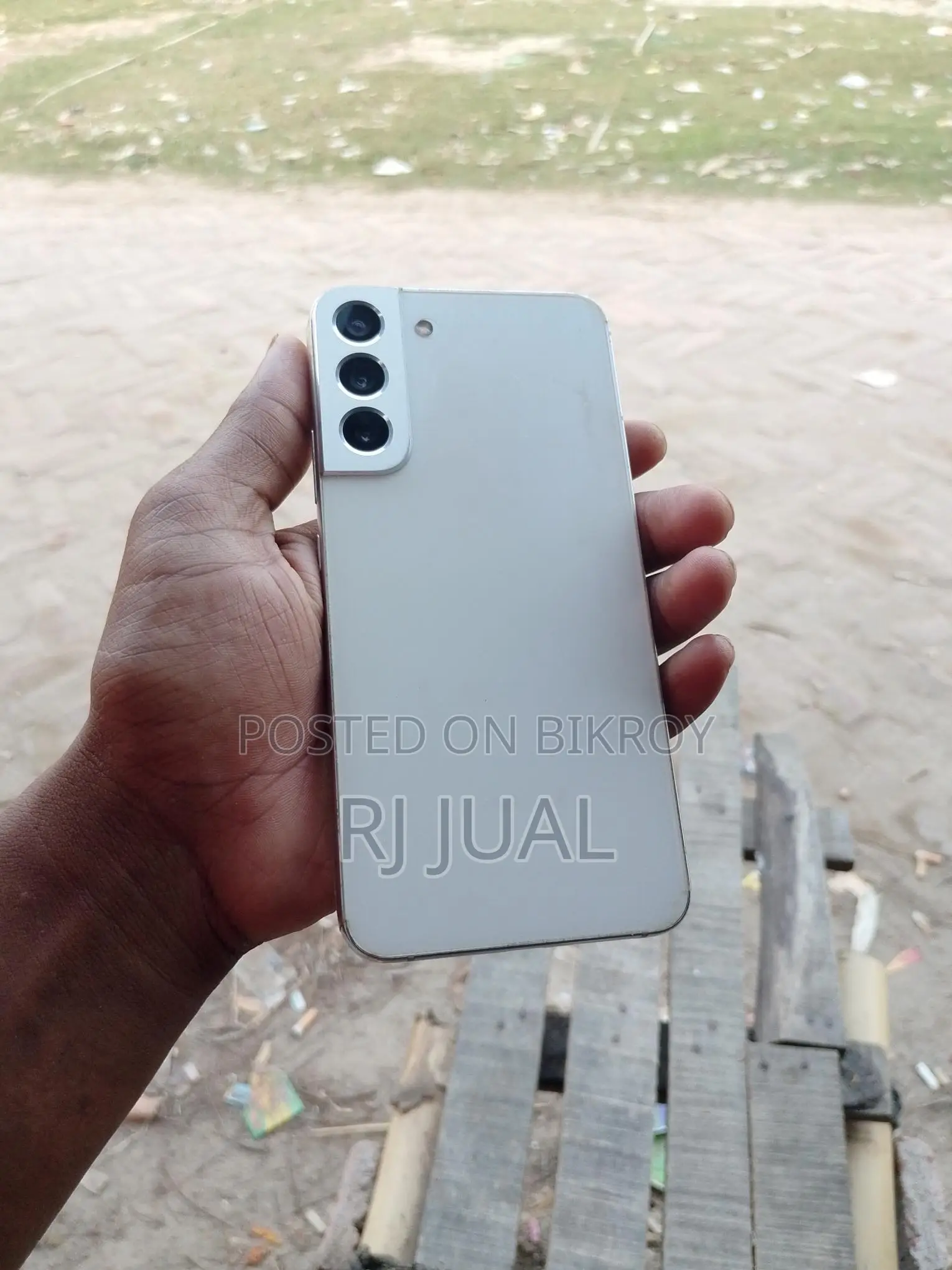 Samsung Galaxy S22 Plus . (Used)