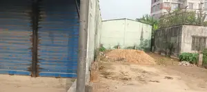 Excellent location, adjacent to the main road