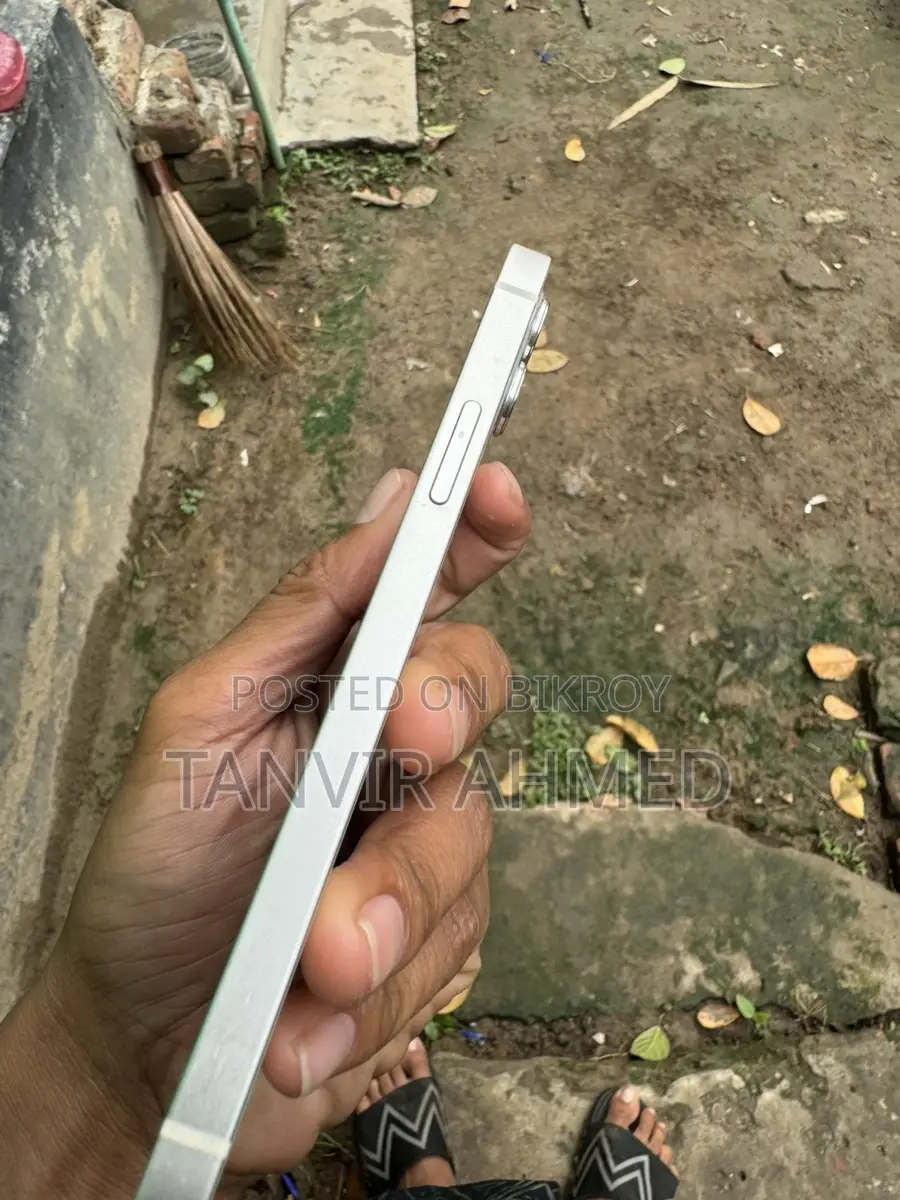 Apple iPhone 12 . (Used)