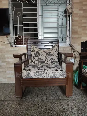 এই সিংগেল সোফাটি বিক্রি করতে চাই
