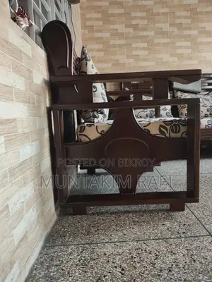 এই সিংগেল সোফাটি বিক্রি করতে চাই