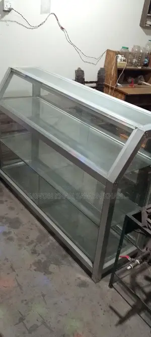 এলমনিয়াম শোকেস