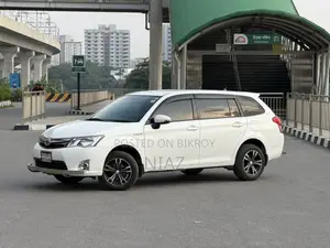 Toyota Corolla Fielder 1.5 Hybrid FWD 2015 White