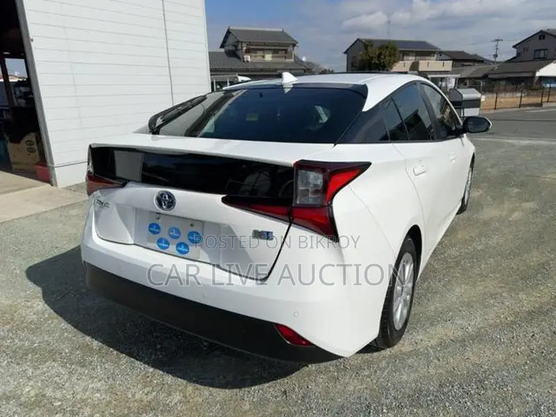 Toyota Prius HYBRID S 2021