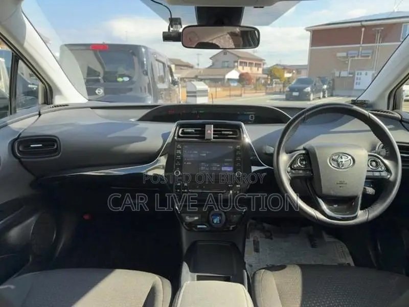 Toyota Prius HYBRID S 2021