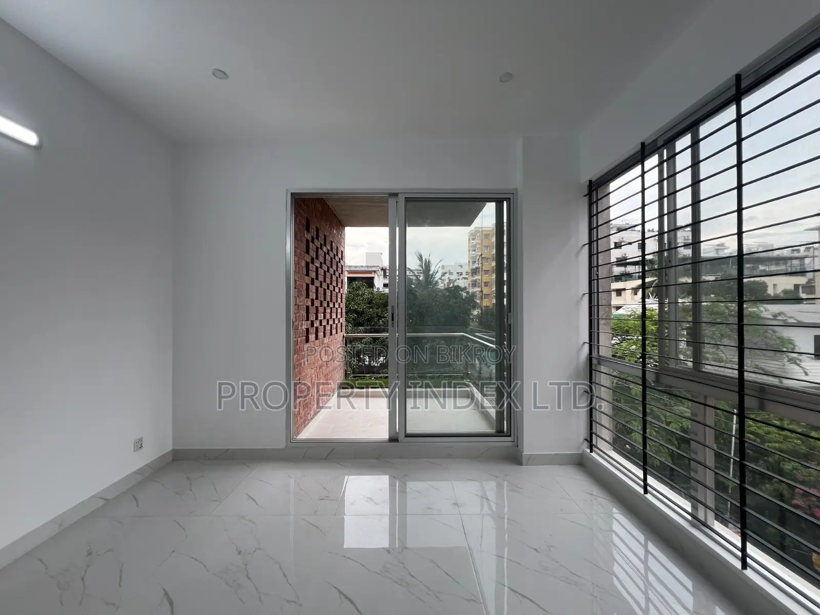 2133 Sqft Corner Flat For Sale in Sector 4