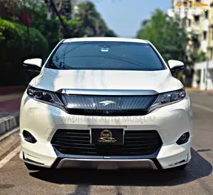 Toyota Harrier Premium 2015