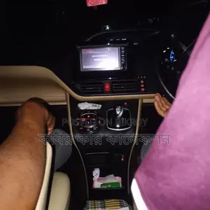 Toyota Noah hybrid 2014