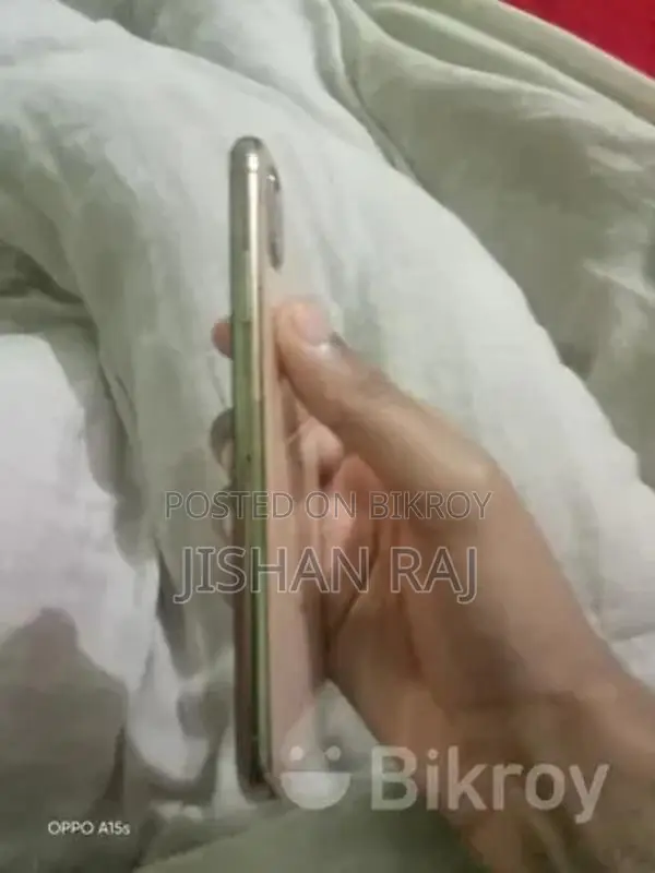 Apple iPhone XS (Used)