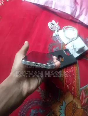 Apple iPhone 13 . (Used)