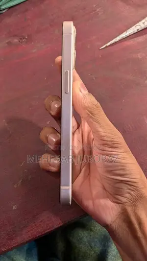 Apple iPhone 13 (Used)