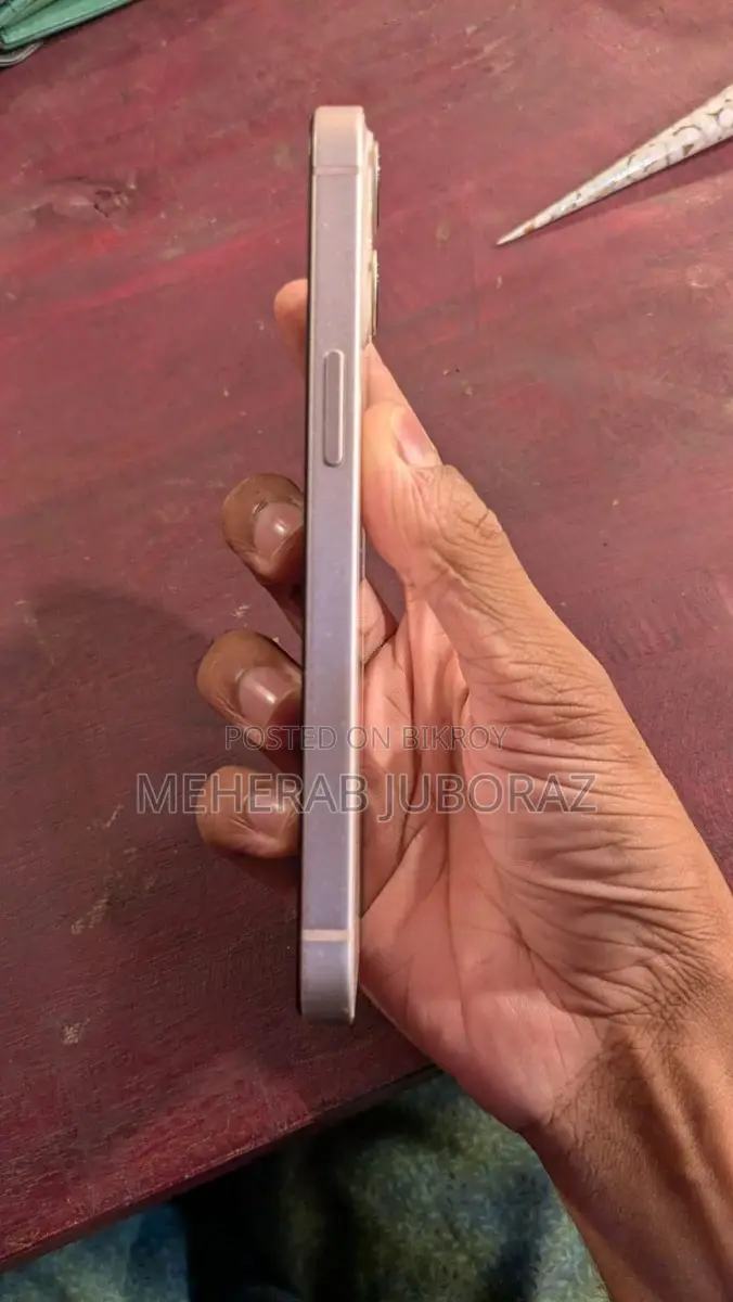 Apple iPhone 13 (Used)