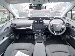Toyota Prius S SAFETY PLUS 2 2021
