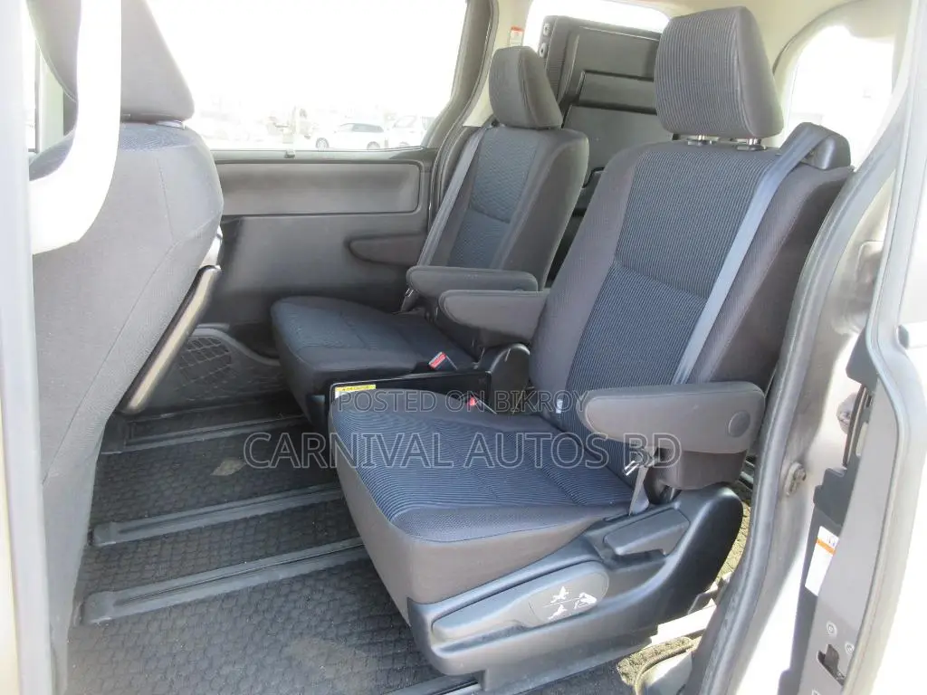 Toyota Noah X GRAY COLOUR 2021