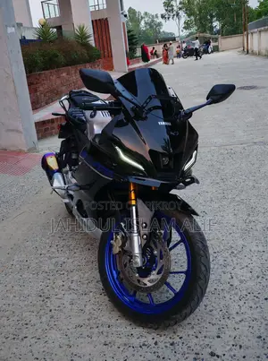 Yamaha R15M BS7 . 2025