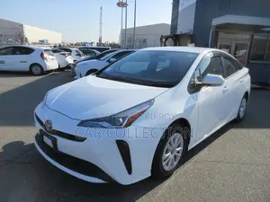 Toyota Prius S 2021
