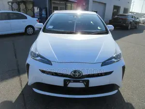 Toyota Prius S 2021