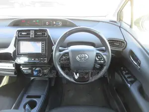 Toyota Prius S 2021