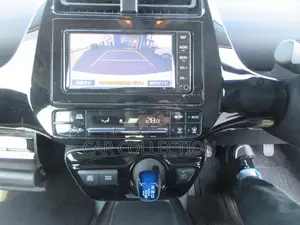 Toyota Prius S 2021