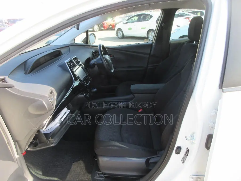 Toyota Prius S 2021