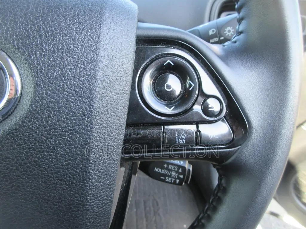 Toyota Prius S 2021