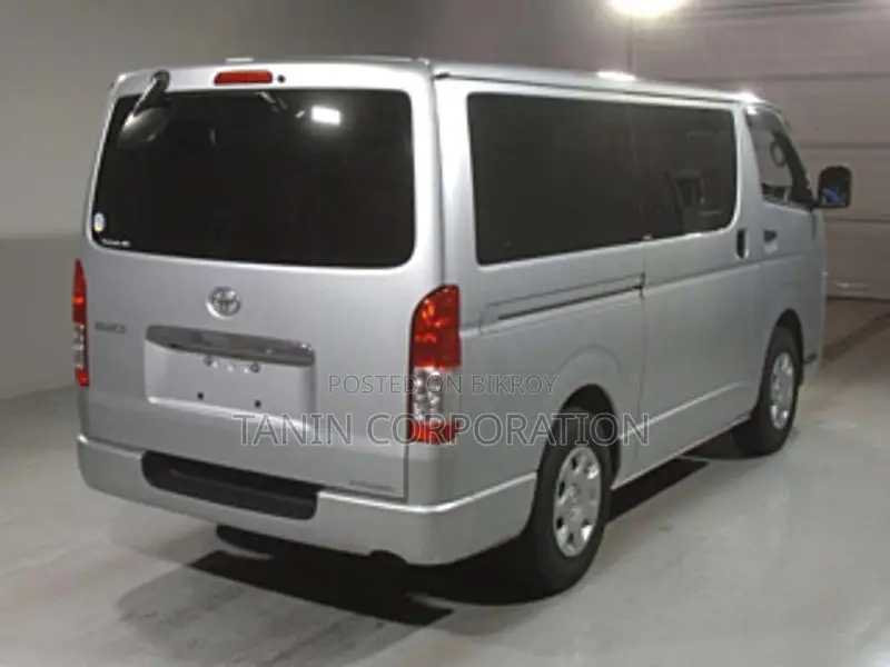 Toyota Hiace GL DUAL AC 2021