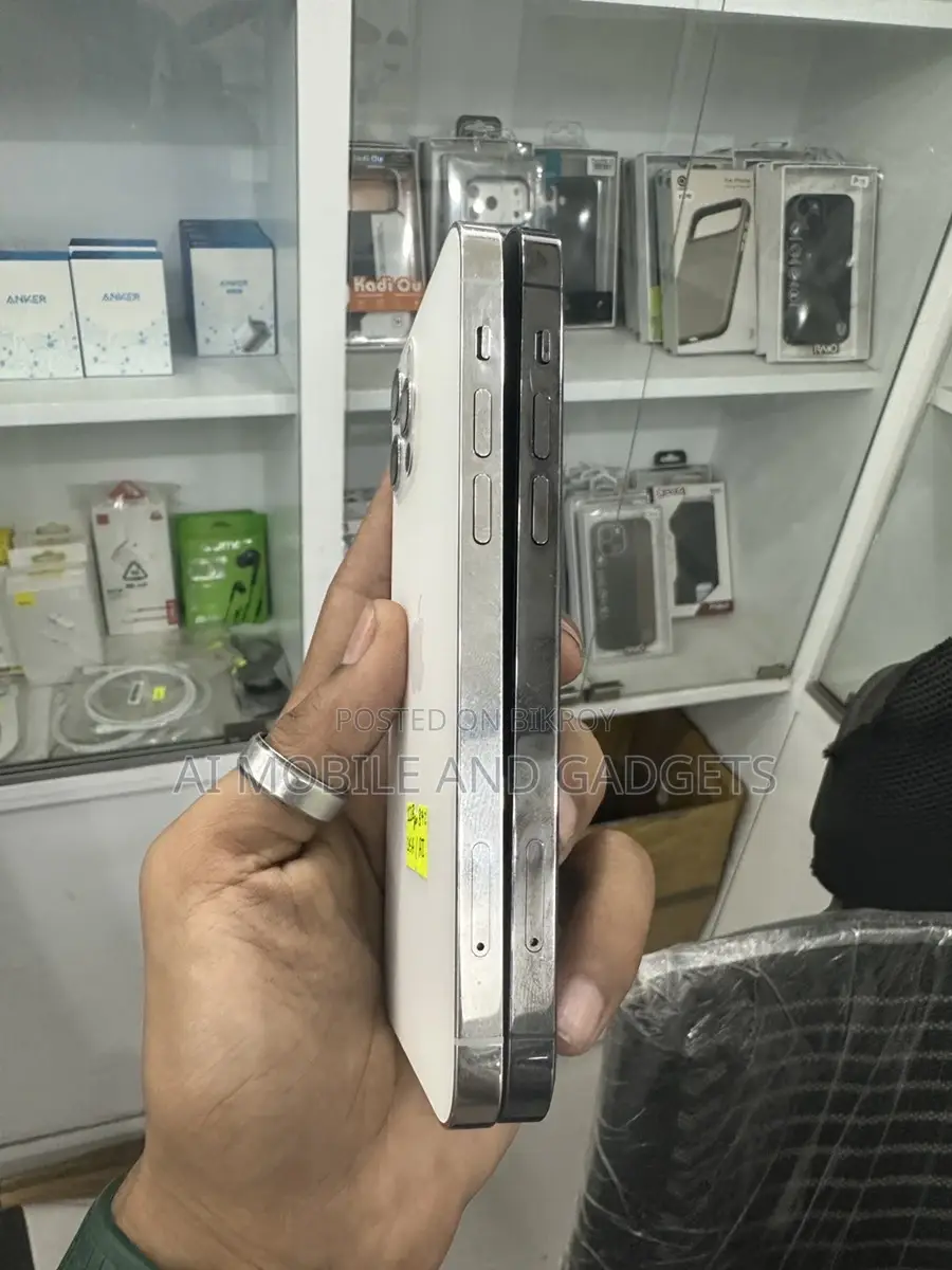 Apple iPhone 12 Pro USA variant (Used)