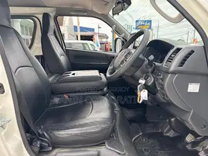 Toyota Hiace GL Dual AC 2020