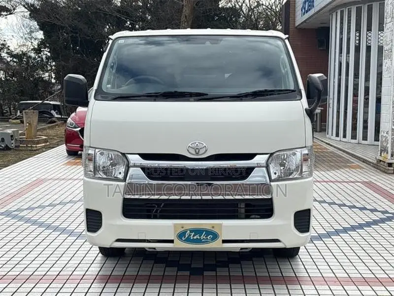 Toyota Hiace GL Dual AC 2020