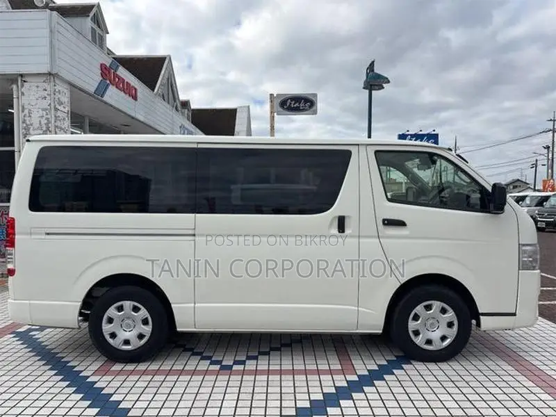 Toyota Hiace GL Dual AC 2020