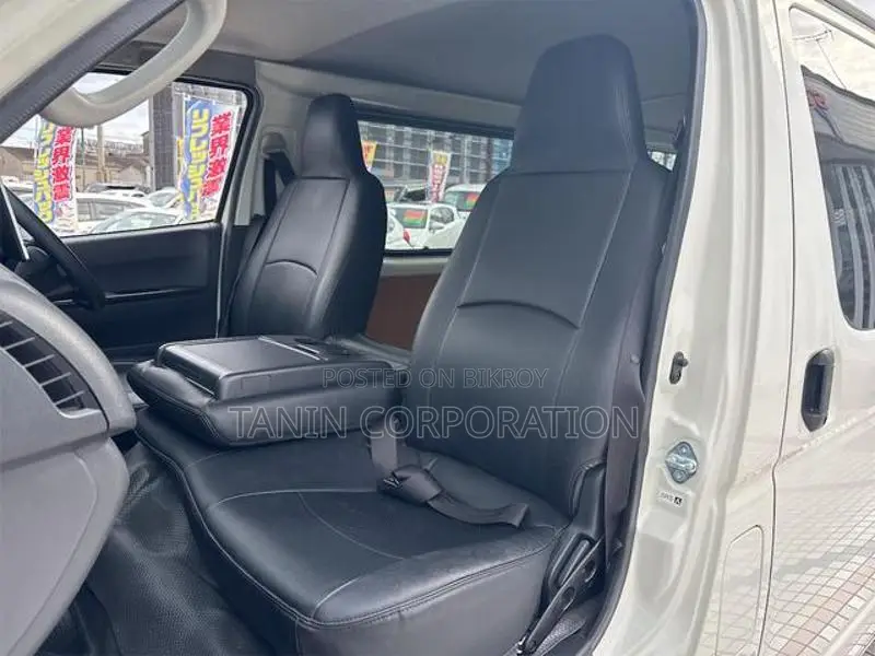 Toyota Hiace GL Dual AC 2020
