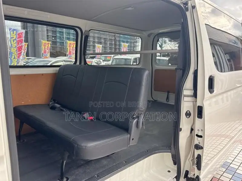 Toyota Hiace GL Dual AC 2020