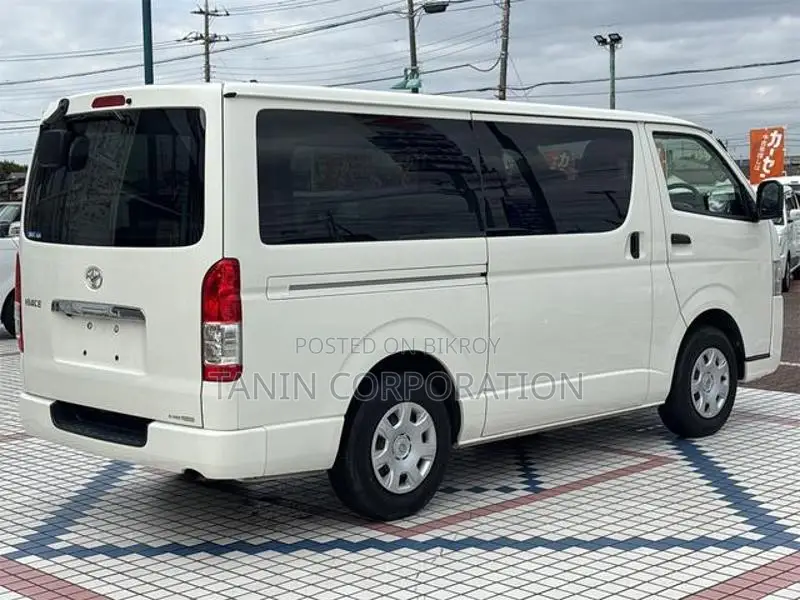 Toyota Hiace GL Dual AC 2020