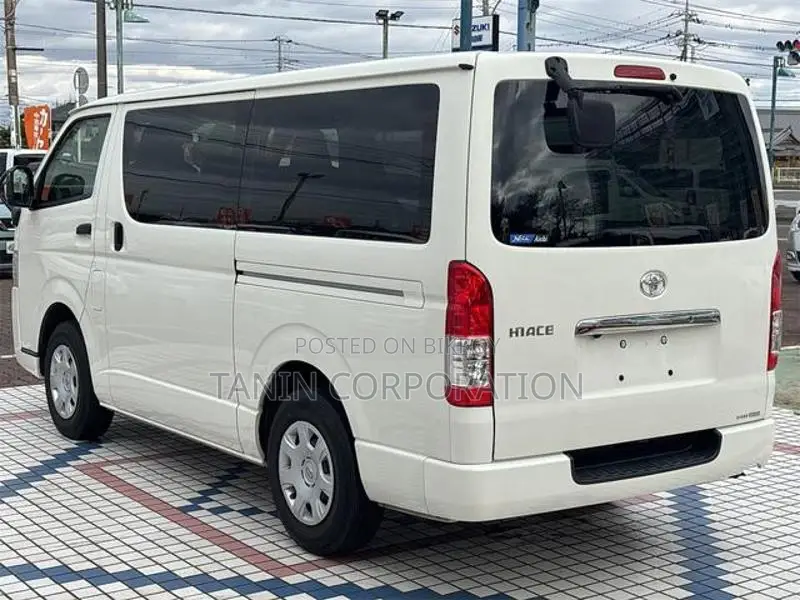 Toyota Hiace GL Dual AC 2020