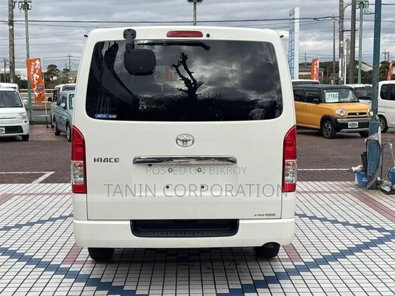 Toyota Hiace GL Dual AC 2020