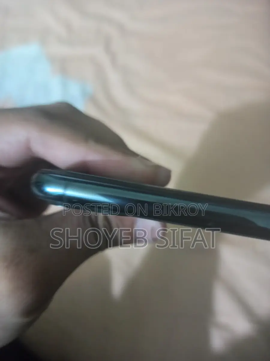 Apple iPhone 11 Pro Max . (Used)