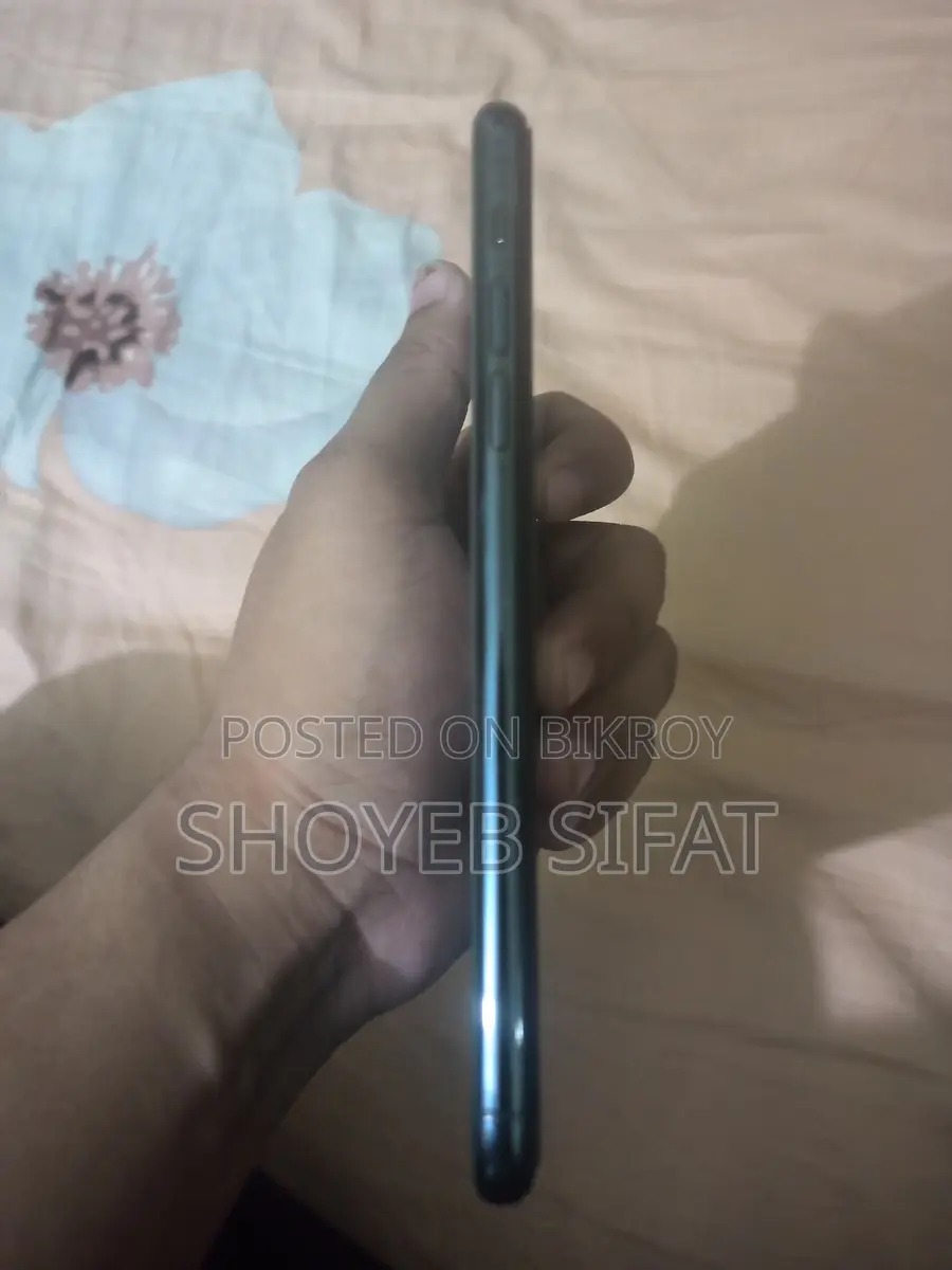 Apple iPhone 11 Pro Max . (Used)