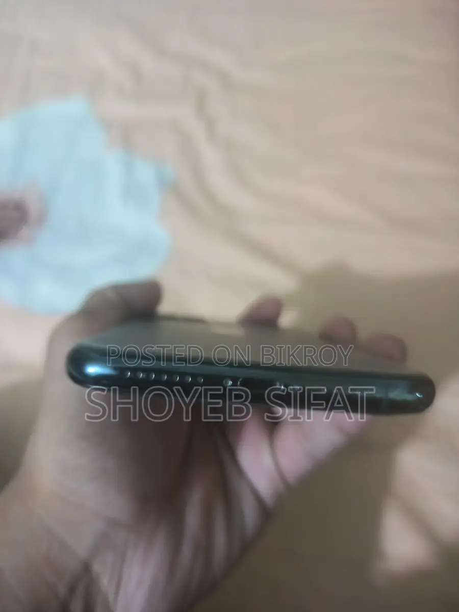 Apple iPhone 11 Pro Max . (Used)