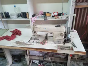গার্মেন্টস মেশিন ওভারলক প্লেইন