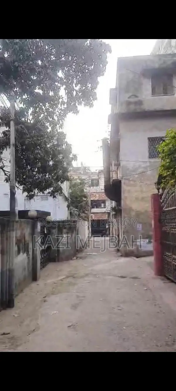 House with 5 Katha Land for Sale in Wari