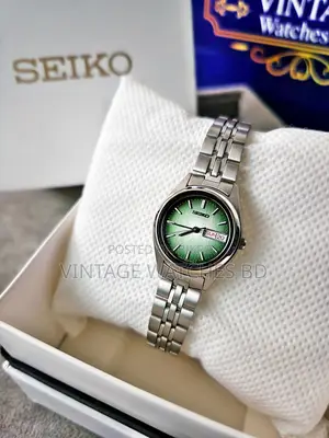 1976 LADIES SEIKO Type 2 Quartz Green Fume Dial JAPAN