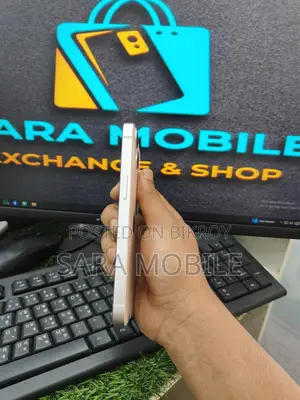 Apple iPhone 13 (Used)